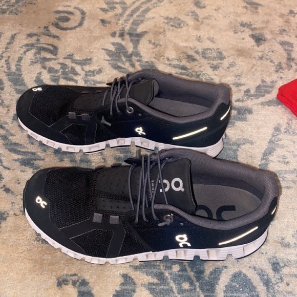 on cloudz Shoes Black On Cloud Tennis Shoes Size 75 Very Light Worn